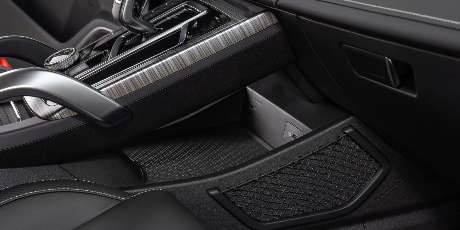 X70 (Рестайлинг) X70 (Рестайлинг)